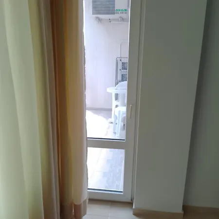 3 Sanny Day 2 Sluneční pobřeží