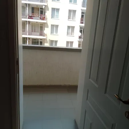 3 Sanny Day 2 Apartment